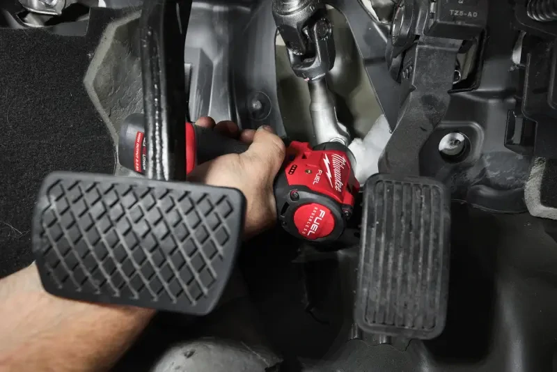 Aku 1/4" rázový utahovák Milwaukee M12 FSCIWF14-0, 136 Nm, bez aku, 4933498973