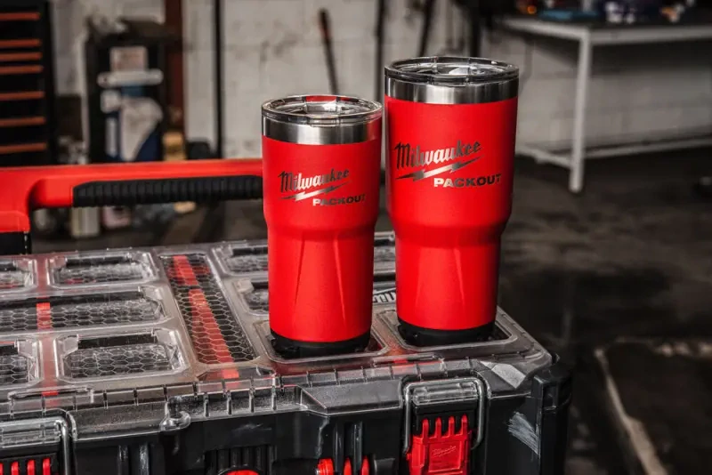 Hrnek Milwaukee Packout Tumbler 887 ml, červený (1 ks) (MI4932479075)