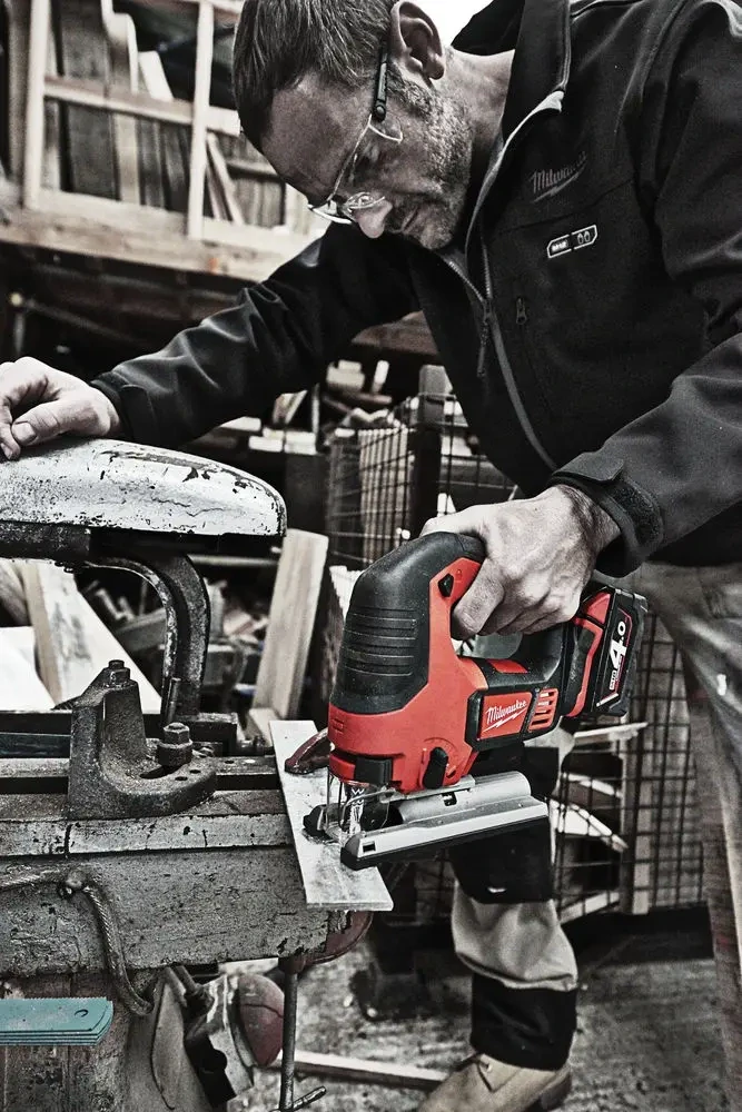 Aku přímočará pila Milwaukee M18 BJS-402C (4,0 Ah) (MI4933451389)