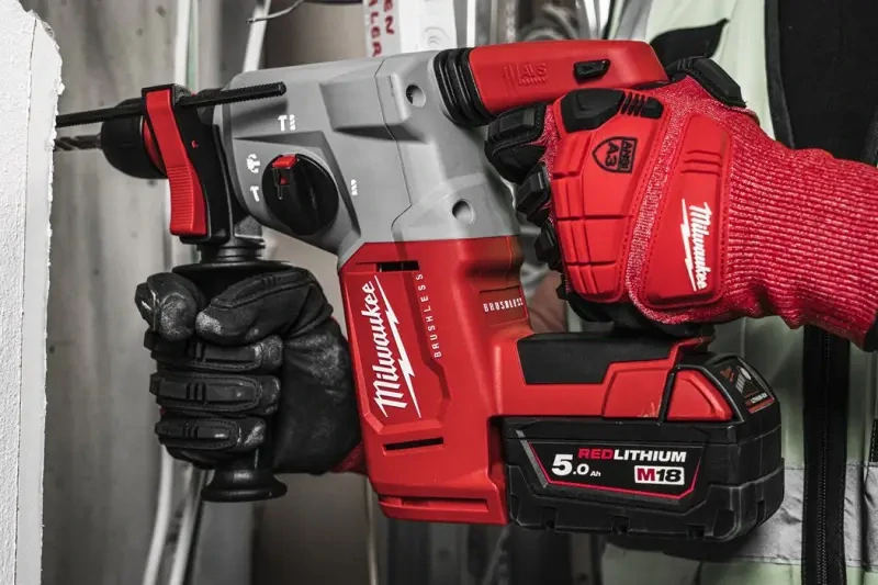 Aku bezuhlíkové kladivo Milwaukee M18 BLHX-0X, SDS - Plus 26 mm, se 4 režimy a sklíčidlem FIXTEC™ (bez aku), 4933478891 (MI4933478891)