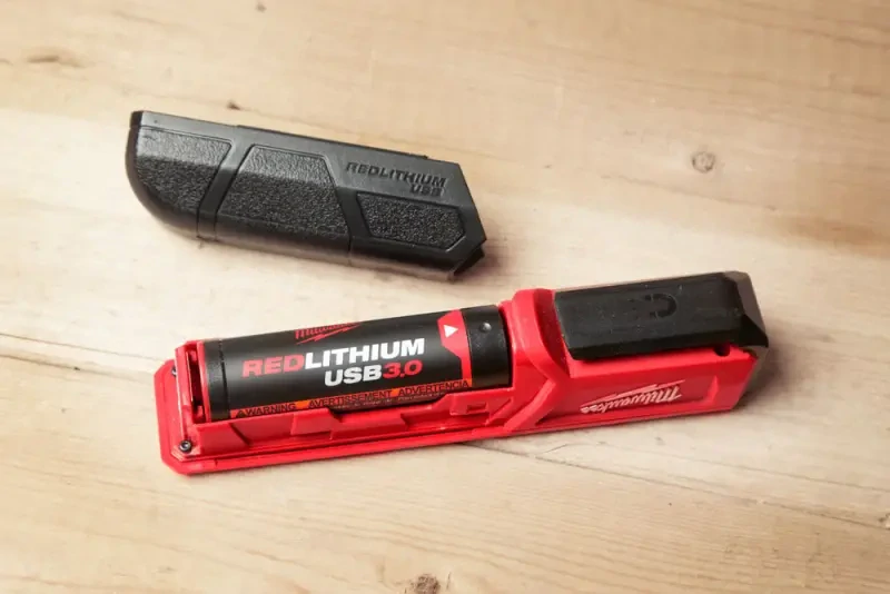 Akumulátor Milwaukee L4 B3 USB (4 V / 3,0 Ah), REDLITHIUM, 4933478311
