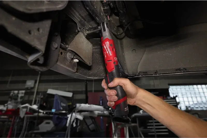 Aku 3/8" ráčnový utahovák Milwaukee M12 FIR38G2-252B, 2x aku M12 HB2.5 + C12 C + taška, 4933498937