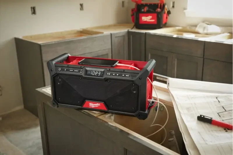 Přenosné Aku rádio Milwaukee M18 RADDAB+G2-0, DAB+/FM/AM tuner, Bluetooth, nabíječka USB-C, bez aku, 4933492344