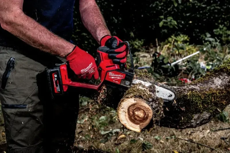 Aku řetězová prořezávací pila Milwaukee M18 FHS20-0, FUEL HATCHET, lišta 20 cm, bez Aku, 4933480117 (MI4933480117)