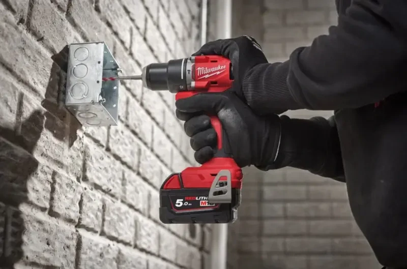 Aku vrtačka s příklepem Milwaukee M18 BLPDRC-202C, sklíčidlo 13 mm, 2x aku M18 B2 + M12-18 C + kufr, 4933492822