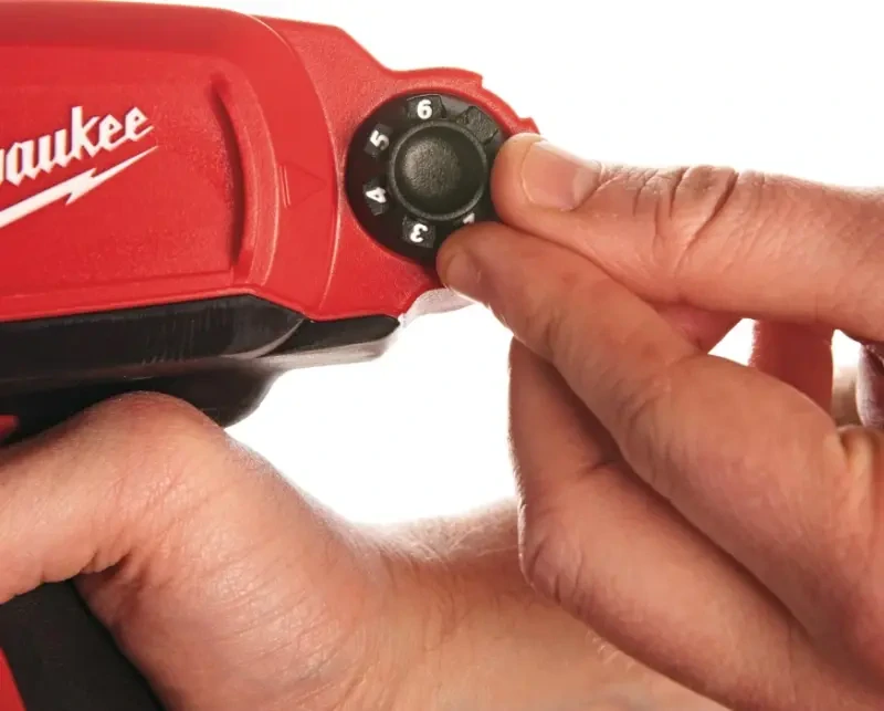 Aku vytlačovací pistole na kartuše Milwaukee M12 PCG/310C-201B, kartuš 310 ml, 1x aku M12 B2 + M12 C12 C, 4933441655