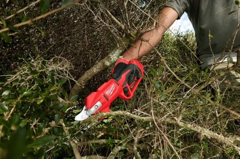 Aku vyvětvovací nůžky Milwaukee M12 BLPRS-0, střihání větví, bez aku, 4933480114 (MI4933480114)