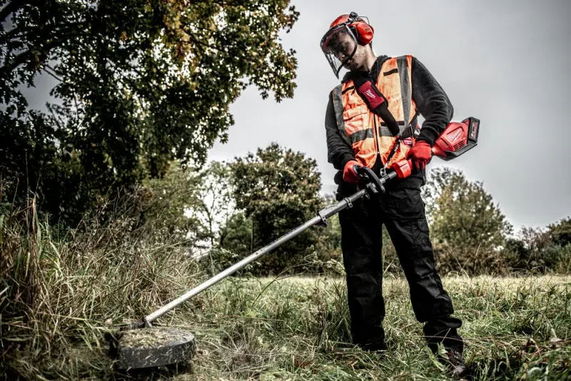 Strunová sekačka na trávu QUIK-LOK Milwaukee M18 FOPH-LTA, strunový vyžínač, bez aku a pohonné jednotky, 4932464955 (MI4932464955)