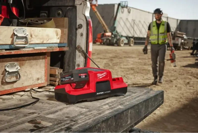Aku nabíječka Milwaukee M18 DBSC, duální rychlonabíječka SUPERCHARGER, 4932492531