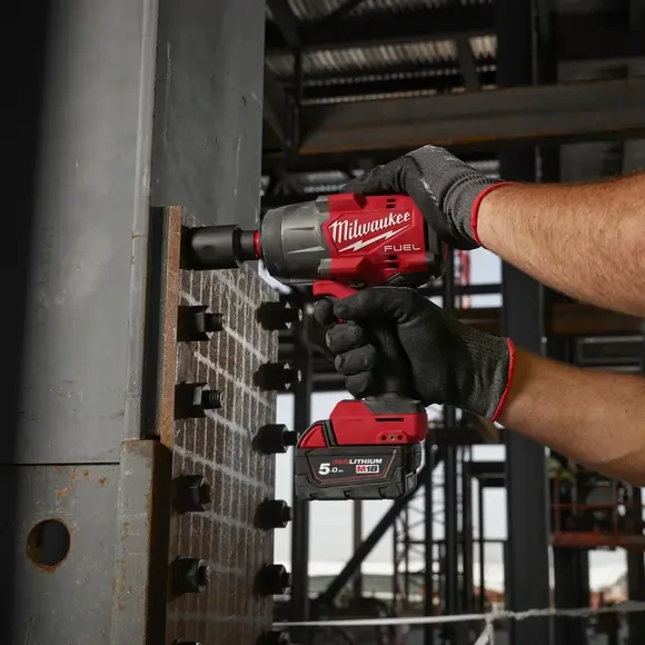 Aku 1/2" rázový utahovák Milwaukee M18 FHIW2F12-0X, 1491 Nm, bez aku, s kufrem, 4933492782