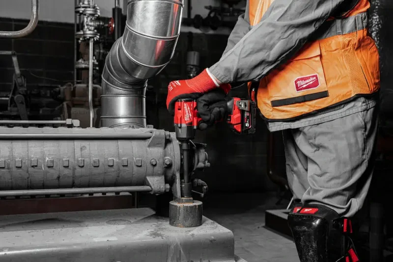 Aku 1/2" rázový utahovák Milwaukee M18 FMTIW2P12-502X, 745 Nm, 2x aku M18 B5 + M12-18 FC + kufr, 4933478453
