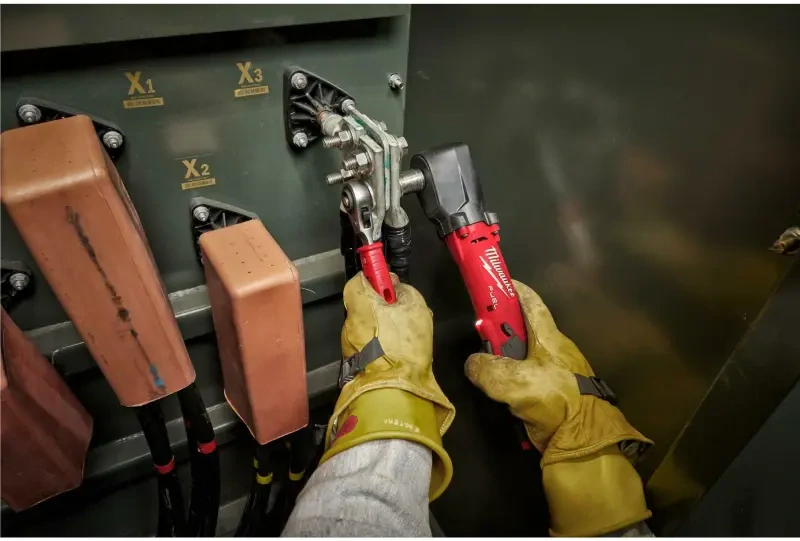 Aku 3/8" pravoúhlý rázový utahovák Milwaukee M12 FRAIWF38-0, 300 Nm, bez aku, 4933471700