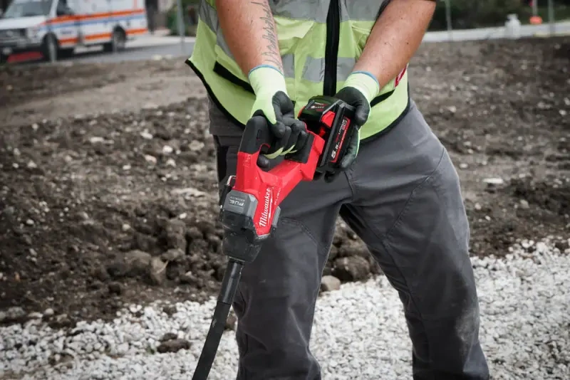 Aku ponorný vibrátor do betonu Milwaukee M18 FCVN24-551 (2,4 m), Aku M18 HB5.5 + M12-18 FC, 4933479600