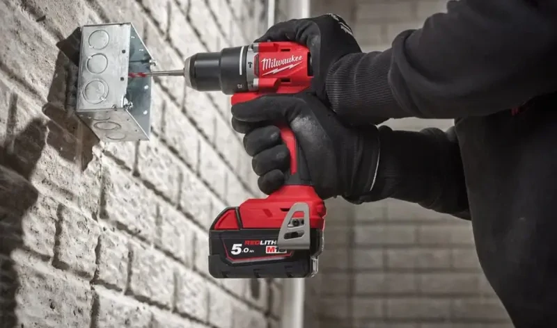 Aku vrtačka s příkleme Milwaukee M18 BLPDRC-422C, sklíčidlo 13 mm, 1x aku M18 B2 + M18 B4 + M12-18 C + kufr, 4933492824