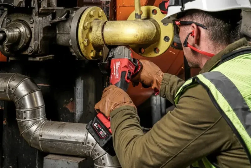 Aku úhlová bruska 125 mm Milwaukee M18 FSAG125XB-0X s posuvným spínačem, RAPIDSTOP, bez aku, s kufrem, 4933478429