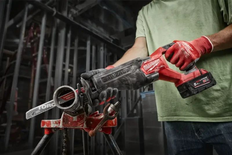 Aku šavlová pila Milwaukee M18 FSZ-502X SAWZALL, 2x aku M18 B5 + M12-18 FC + kufr, 4933478291