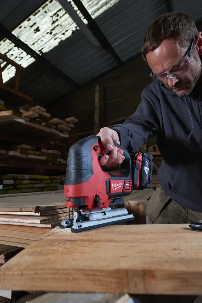 Aku přímočará pila Milwaukee M18 BJS-402C (4,0 Ah) (MI4933451389)