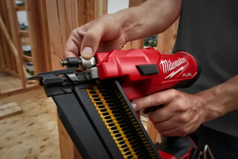 Aku hřebíkovačka Milwaukee M18 FFN21-0C na kotevní hřebíky (hřebíky 50-90 mm / 20°-22°), bez Aku, 4933478993 (MI4933478993)