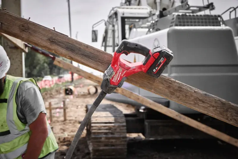 Aku ponorný vibrátor do betonu Milwaukee M18 FCVN24-551 (2,4 m), Aku M18 HB5.5 + M12-18 FC, 4933479600