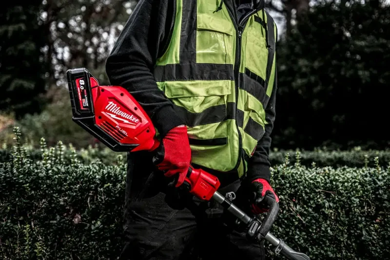 Lemovačka okrajů cest a trávníků QUIK-LOK Milwaukee M18 FOPH-EA, bez aku a pohonné jednotky, 4932464958 (MI4932464958)
