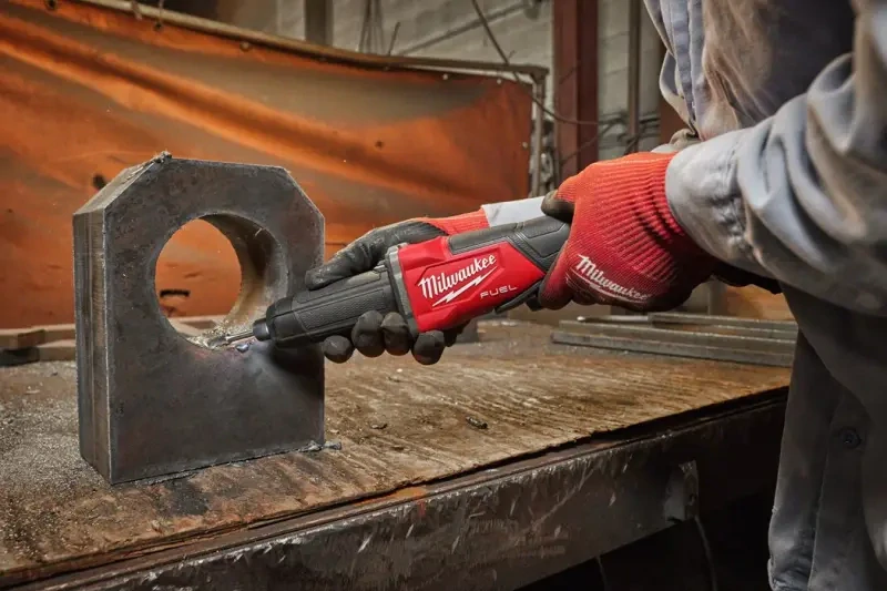 Aku přímá bruska Milwaukee M18 FDGROVB-0X s posuvným spínačem, kleština 6 a 8 mm, ONE-KEY, bez aku, s kufrem, 4933480955